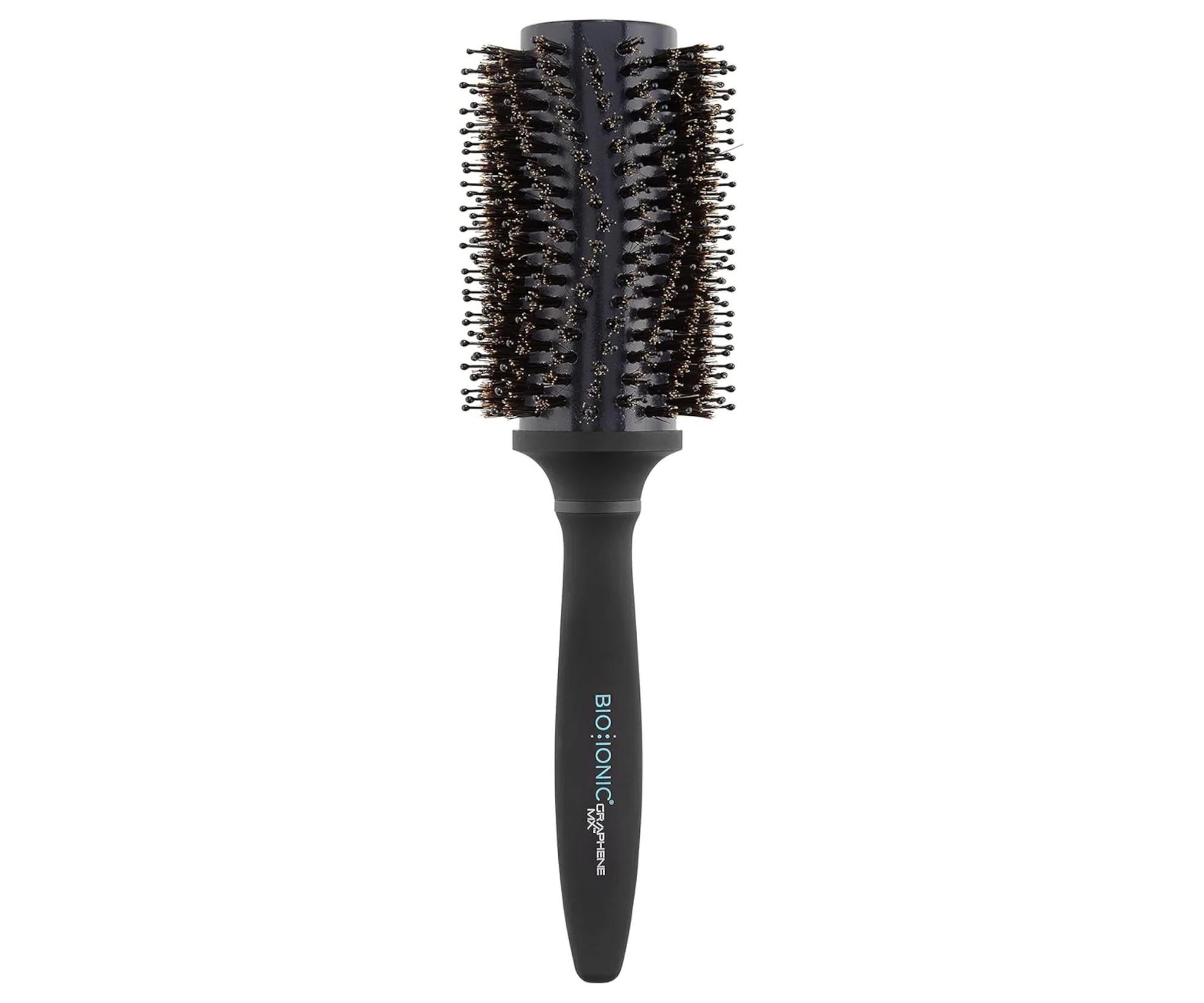 Kulatý kartáč na vlasy s kančími a nylonovými štětinami Bio Ionic GrapheneMX(TM) Boar Styling Brush - 41 mm + dárek zdarma