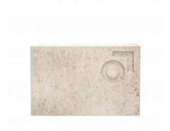 Tuh tlov mdlo s peelingem pro mue Beviro Purifying Body Scrub Bar Zesty Vetiver - 135 g