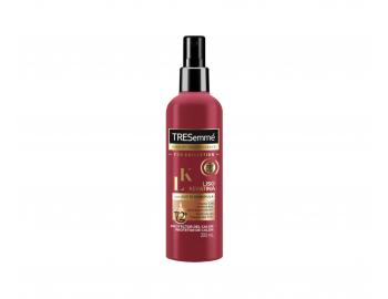 Termoochrann sprej s keratinem pro hladk vlasy bez krepatn Tresemm Keratin Smooth - 200 ml