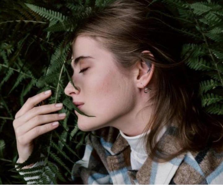 Revitaliza�n� bezoplachov� kr�m pro such� a po�kozen� vlasy Kl�ral System Retinoil Revitalising Absolute Fluid - 100 ml