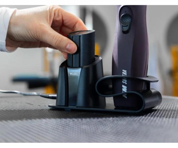 Profesion�ln� strojek na srst Wahl Professional KM Supera Cordless Animal Clipper 1263-0471