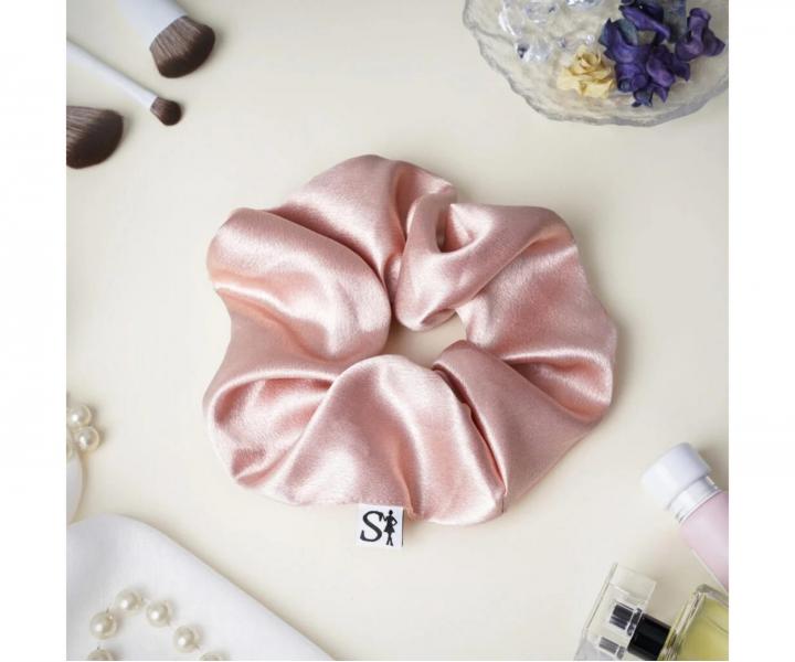 Ozdobn� sat�nov� gumi�ka do vlas� Sister Young Scrunchie Lilu Champagne - �ampa�