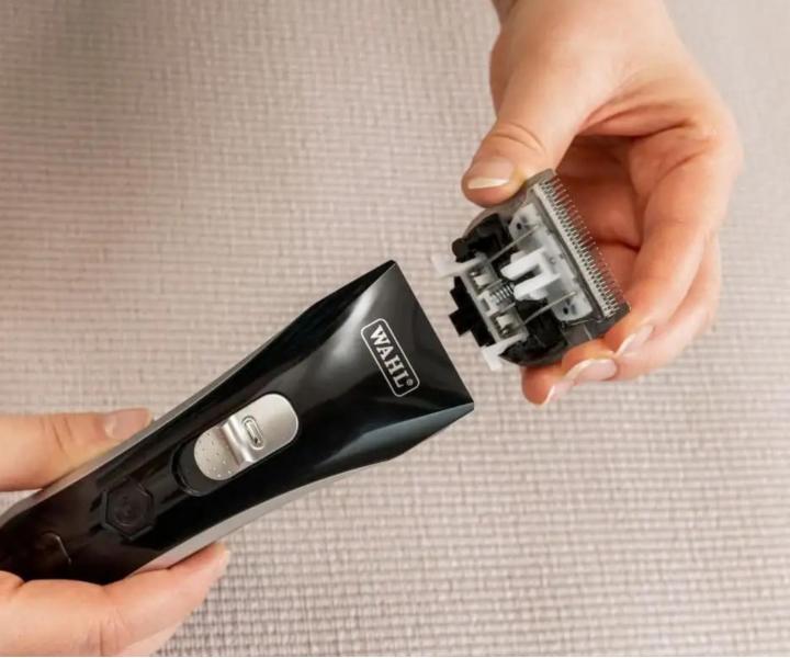 Profesion�ln� strojek na zv��ec� srst Wahl Professional Smart Clip 3028588 - �ern�