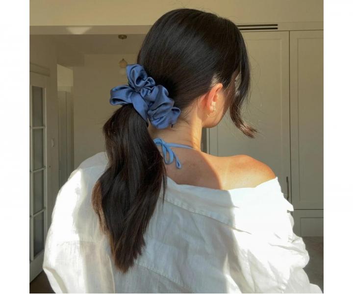 Ozdobn� �ifonov� gumi�ka do vlas� Sister Young Scrunchie Lilu Steel Blue - ocelov� modr�