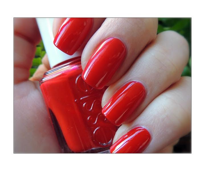 Essie Lak na nehty 13,5 ml, 182 Russian Roulette - erven