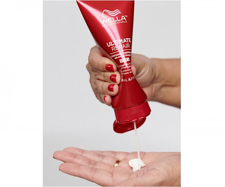 Hloubkově regenerační kondicionér pro poškozené vlasy Wella Professionals Ultimate Repair - 200 ml