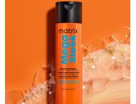 Uhlazuj�c� �ampon pro nepoddajn� vlasy Matrix Mega Sleek Smoothing Shampoo