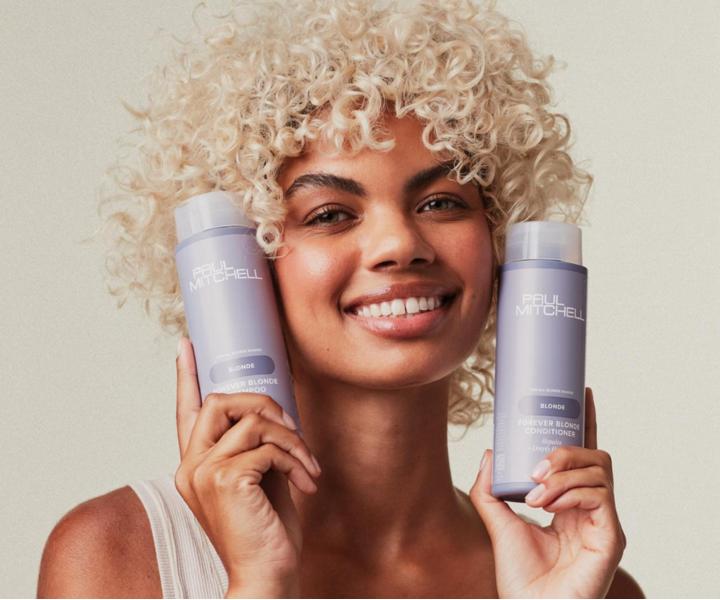 ada pro blond vlasy Paul Mitchell Blonde