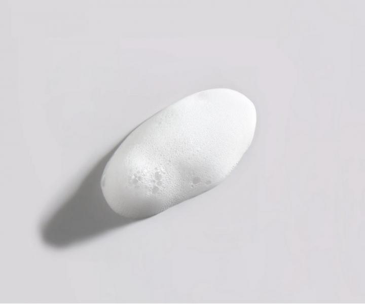 Bezoplachov� p�na pro vlnit� a kudrnat� vlasy Yellow Professional Curls Curly Leave-In Mousse - 160 ml