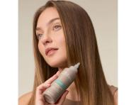 Oplachov� p��e pro �ist�, sv�� a leskl� vlasy Paul Mitchell Clarify Foaming ACV Rinse - 150 ml