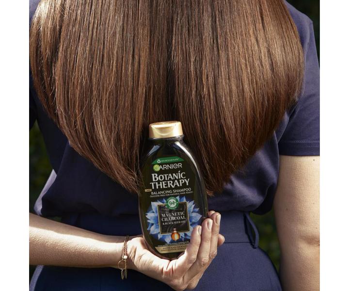 Šampon pro mastné kořínky a suché délky Garnier Therapy Botanic Magnetic Charcoal - 250 ml
