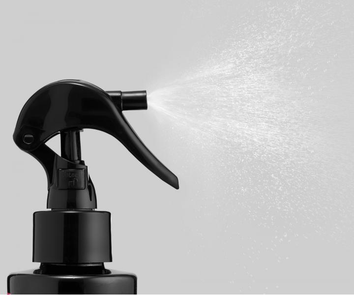 Bezoplachový sprej s tekutými proteiny proti lámání a poréznosti vlasů Matrix Instacure - 200 ml