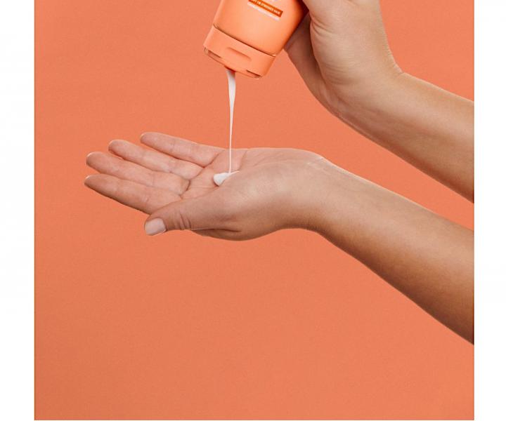 Péče pro suché a poškozené vlasy Wella Professionals Invigo Nutri Enrich - 200 ml
