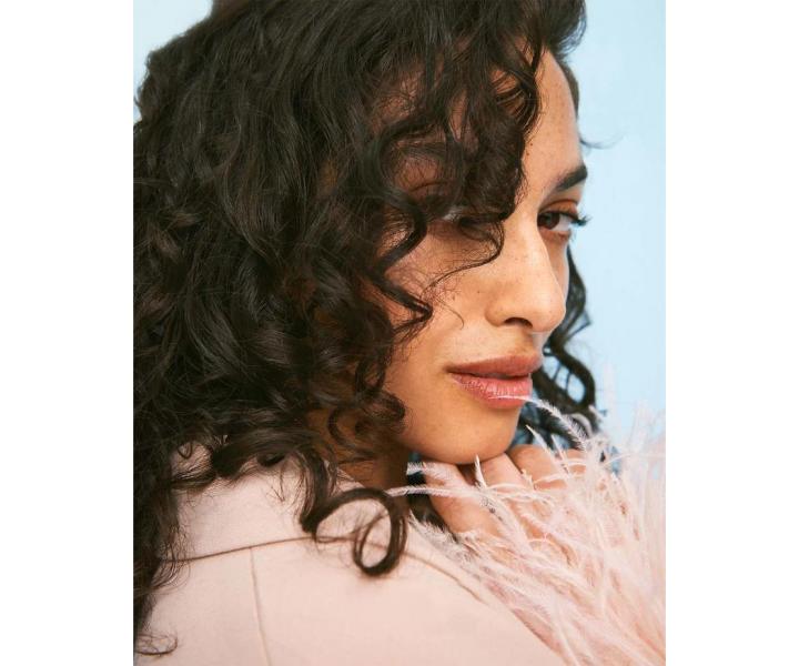 Lehký pečující stylingový gel pro definici vln a kudrlin Maria Nila Weightless Curl Definer - 125 ml