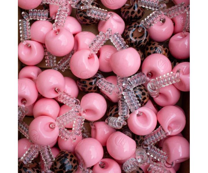 Tenká spirálová gumička do vlasů s kuličkami Invisibobble Twins Purrfection - vzorovaná hnědá