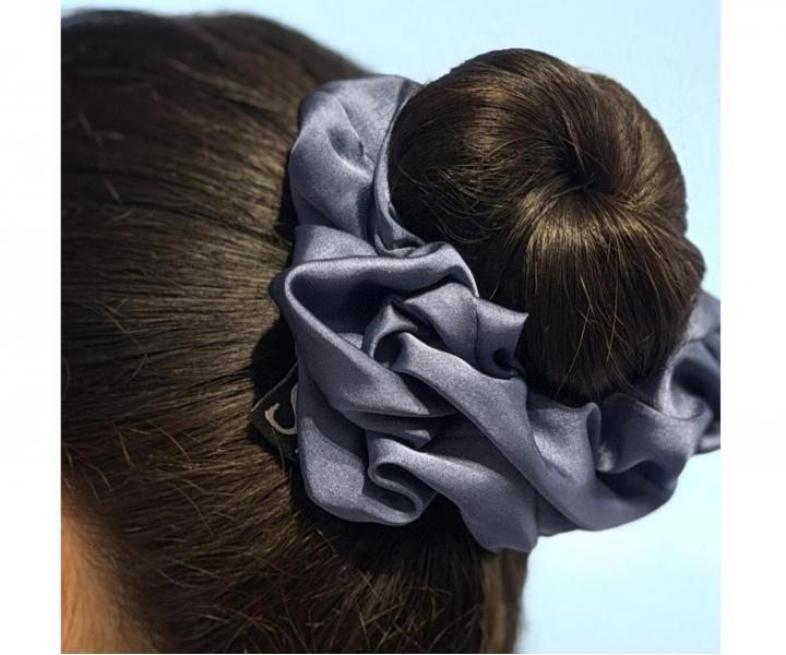 Ozdobn� �ifonov� gumi�ka do vlas� Sister Young Scrunchie Lilu Steel Blue - ocelov� modr�