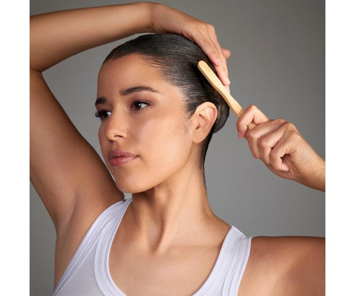 Tyinka pro uhlazen a lesk vlas Neqi Sleek Stick - 30 g