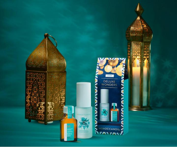 Dárková sada lehké olejové péče a vůně na vlasy a tělo Moroccanoil Deluxe Wonders Light