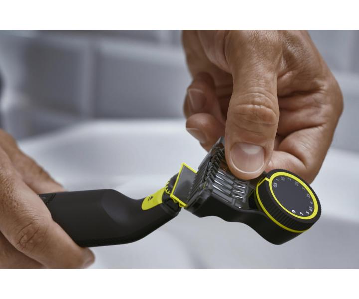 Holicí strojek na vousy a tělo Philips OneBlade Pro QP6541/15  - černý