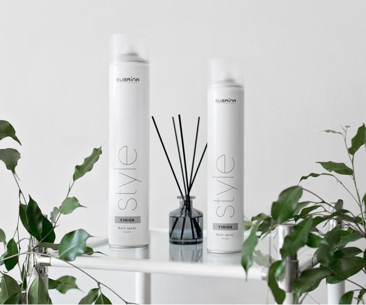 Lak na vlasy s flexibilní fixací Subrina Professional Style Finish Hair Spray Flexible