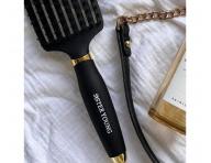 Kart�� na roz�es�v�n� a fouk�n� vlas� s kan��mi a nylonov�mi �t�tinami Sister Young Ovia Hair Brush - �ern�