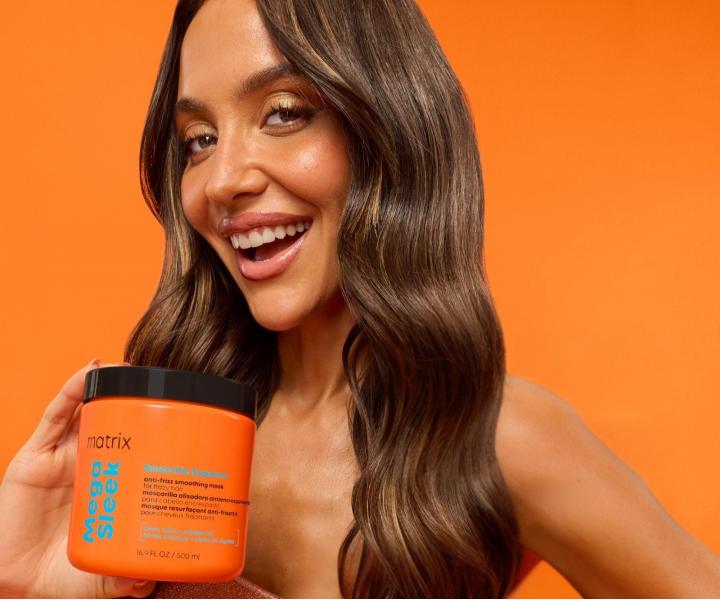 Uhlazuj�c� maska pro nepoddajn� vlasy Matrix Mega Sleek Smoothie Supreme Smoothing Mask - 500 ml