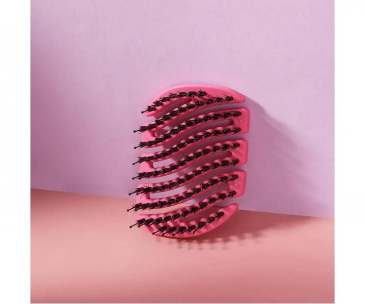 Kart�� na vlasy s kan��mi a nylonov�mi �t�tinami Sister Young Mila Pocket Hair Brush - tmav� r��ov�