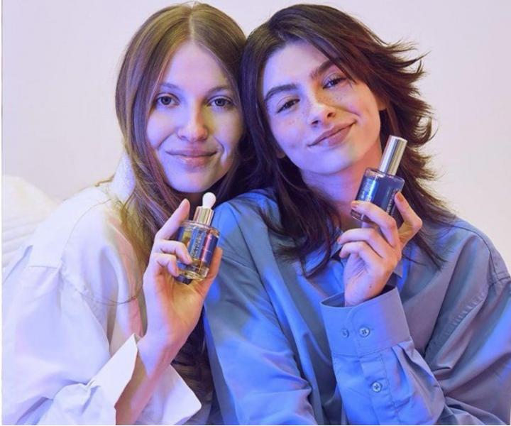 Bezoplachov� obnovuj�c� sprej pro such� a po�kozen� vlasy Kl�ral System Retinoil Restoring 3-Phasic Light Spray - 50 ml