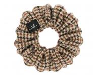 Ozdobná spirálová gumička Invisibobble Sprunchie Original Aprés-Ski Jacquard - vzorovaná hnědá