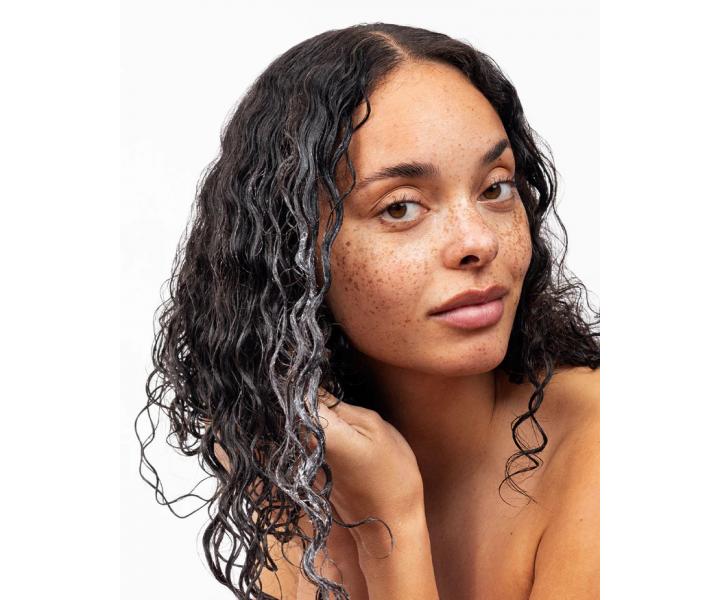Bezoplachový vyživující krém pro kudrnaté vlasy Maria Nila Coils & Curls Oil In Cream - 100 ml