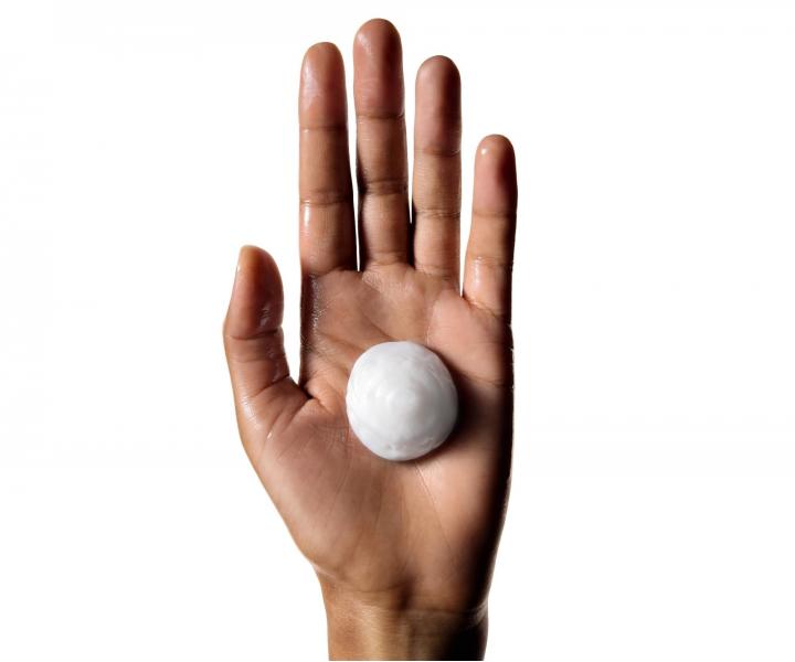 Maska pro barven� a po�kozen� vlasy Lor�al Professionnel Serie Expert Metal Detox - 250 ml