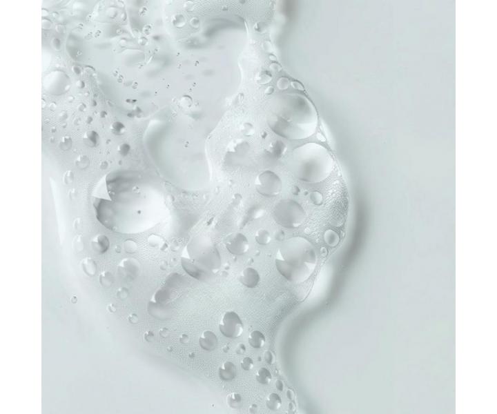 Detoxika�n� �ampon proti st�rnut� poko�ky hlavy Nioxin Age Defense Shampoo - 240 ml