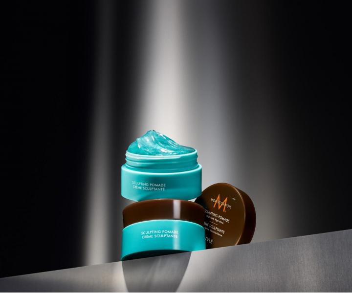 Pom�da na vlasy se silnou fixac� Moroccanoil Sculpting Pomade - 75 ml
