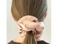 Ozdobn� sat�nov� gumi�ka do vlas� Sister Young Scrunchie Lilu Champagne - �ampa�