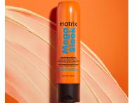 Uhlazuj�c� p��e pro nepoddajn� vlasy Matrix Mega Sleek Smoothing Conditioner - 300 ml